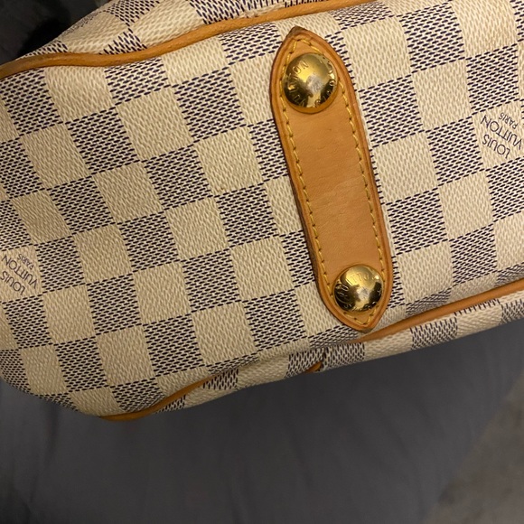 Louis Vuitton Galleria PM - Picture 9 of 16